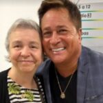 Leonardo presta homenagem emocionada à assessora Ede Cury após confirmação de sua morte